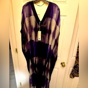 Nightgown in 100%silk in dark purple and grey by Halston Heritage